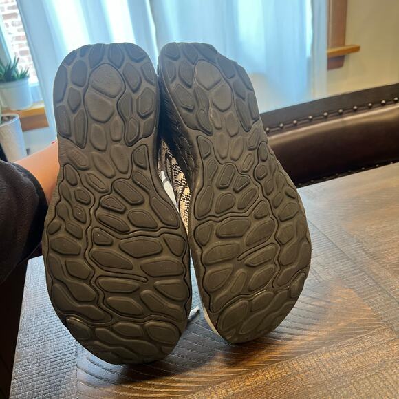 New Balance White Athletic Shoes with Chunky Silhouette - Picture 6 of 10